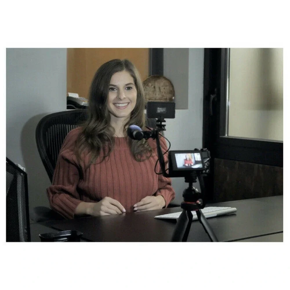 NEW GO VIRAL Super Star Vlogging Kit with LED Light Microphone Tripod & Mount